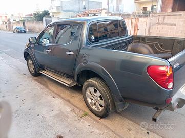 mitsubishi  l200