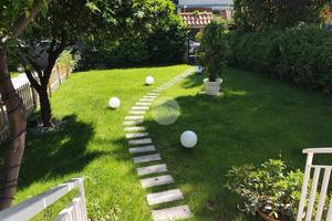 PORZIONE DI BIFAMILIARE A GIUGLIANO IN CAMPANIA