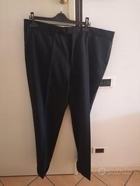 Pantaloni. 