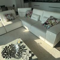 Divano moderno in pelle