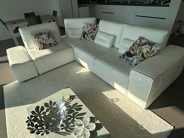 Divano moderno in pelle