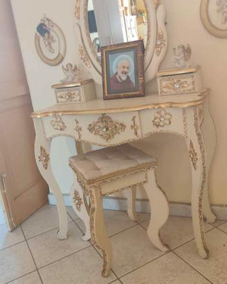 toilette da trucco stile valle doro 