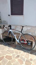 bici da corsa in carbonio