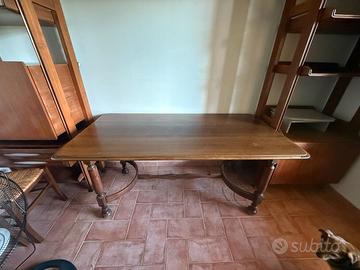 Set di Tavolo + grande libreria a parete