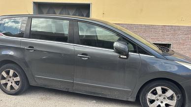 Peugeot 5008 diesel 2011