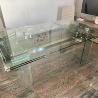 Tavolo di vetro