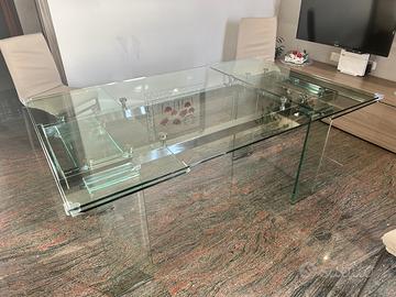 Tavolo di vetro