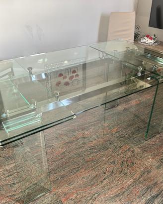 Tavolo di vetro