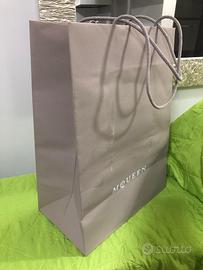 Shopper Alexander McQueen