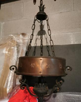 Lampadario per taverna, loggia o sottoportico 