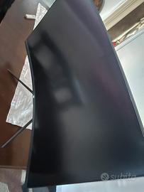 Monitor curvo