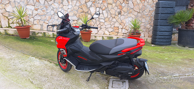 Aprilia sr gt 125
