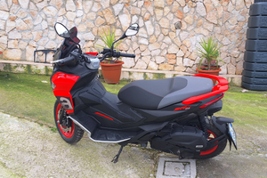 Aprilia sr gt 125