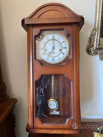 Orologio a pendolo funzionante