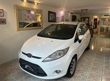 Ford Fiesta 1.4 5 porte Bz.- GPL /