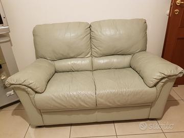 divano in pelle 