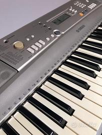 YAMAHA PSR - E303