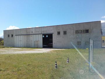 Stabile capannone industriale L'Aquila fronte ss17