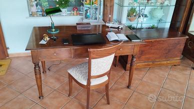 scrivania dell' 800 