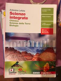 Libro di scienze naturali