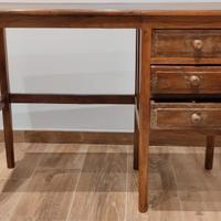 Scrivania in legno anni 60