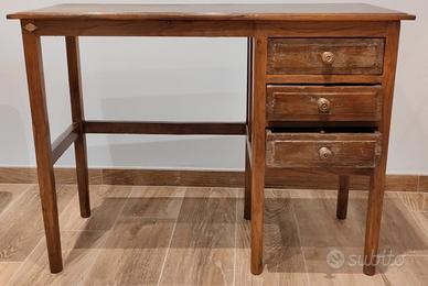 Scrivania in legno anni 60