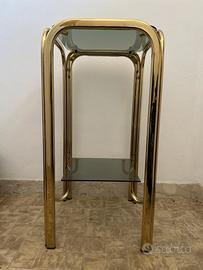 Tavolino Dorato con ripiani in Vetro