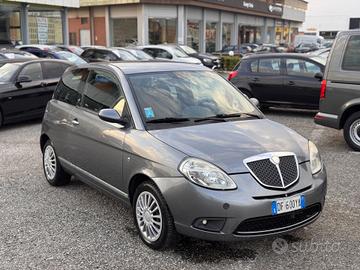 Lancia Ypsilon 1.3 MJT 75 CV Platino