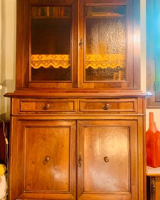 Credenza antica in noce con vetrina primi ’900