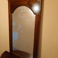 Entrata con specchio in legno