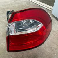 Faro posteriore kia rio