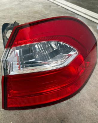 Faro posteriore kia rio