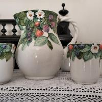 brocca con bicchieri 