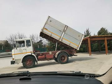 Camion Fiat 130 NR ribaltabile trilatere Autocarro
