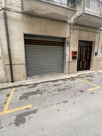 GARAGE 100mq GRAVINA IN PUGLIA