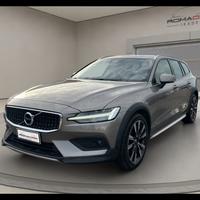 VOLVO V60 CC (2018-2024) - V60 Cross Country D4 AW