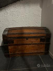 Baule antico in legno