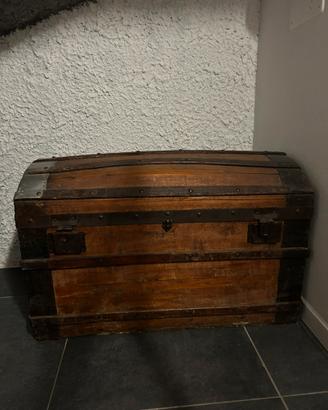 Baule antico in legno