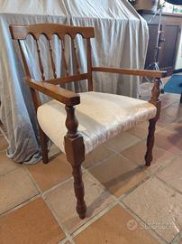 Poltroncina in legno e tessuto damascato