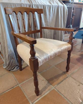 Poltroncina in legno e tessuto damascato