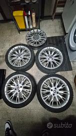 4 ruote da 17 complete più 1 di scorta per punto