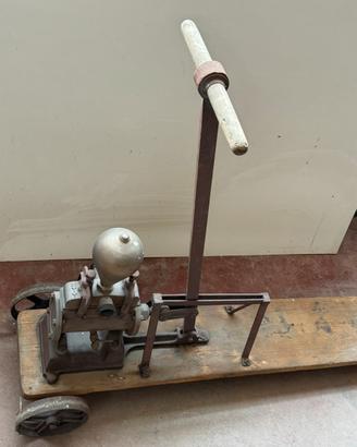 Pompa per travaso vino vintage