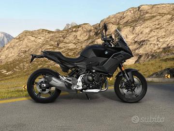 BMW F 900 XR Triple Black