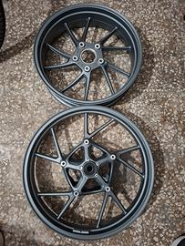 Cerchi in lega moto BMW GS 1250