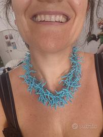 Collana perline azzurre effetto corallo