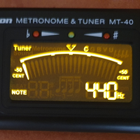 Metronomo accordatore tuner per chitarra basso la