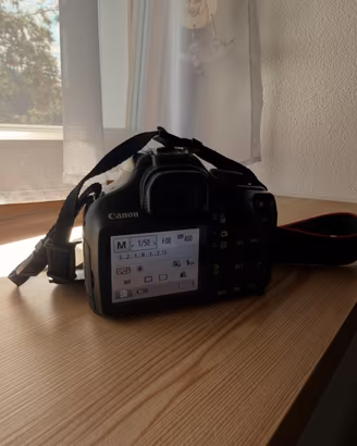 Canon EOS 1100D + 2 obiettivi + borsa