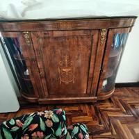 Credenza antica