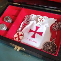 Cofanetto Antico - Gioielli Templari (trattabile)