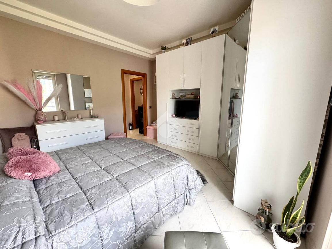 Apartment in Napoli, Pianura, Municipalità 9 - Altro